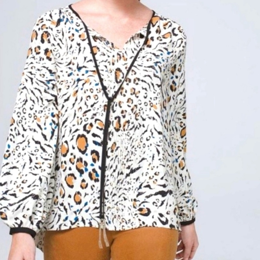 WHITE HOUSE BLACK MARKET Black & White Animal Print Long Sleeve Top | Size Small